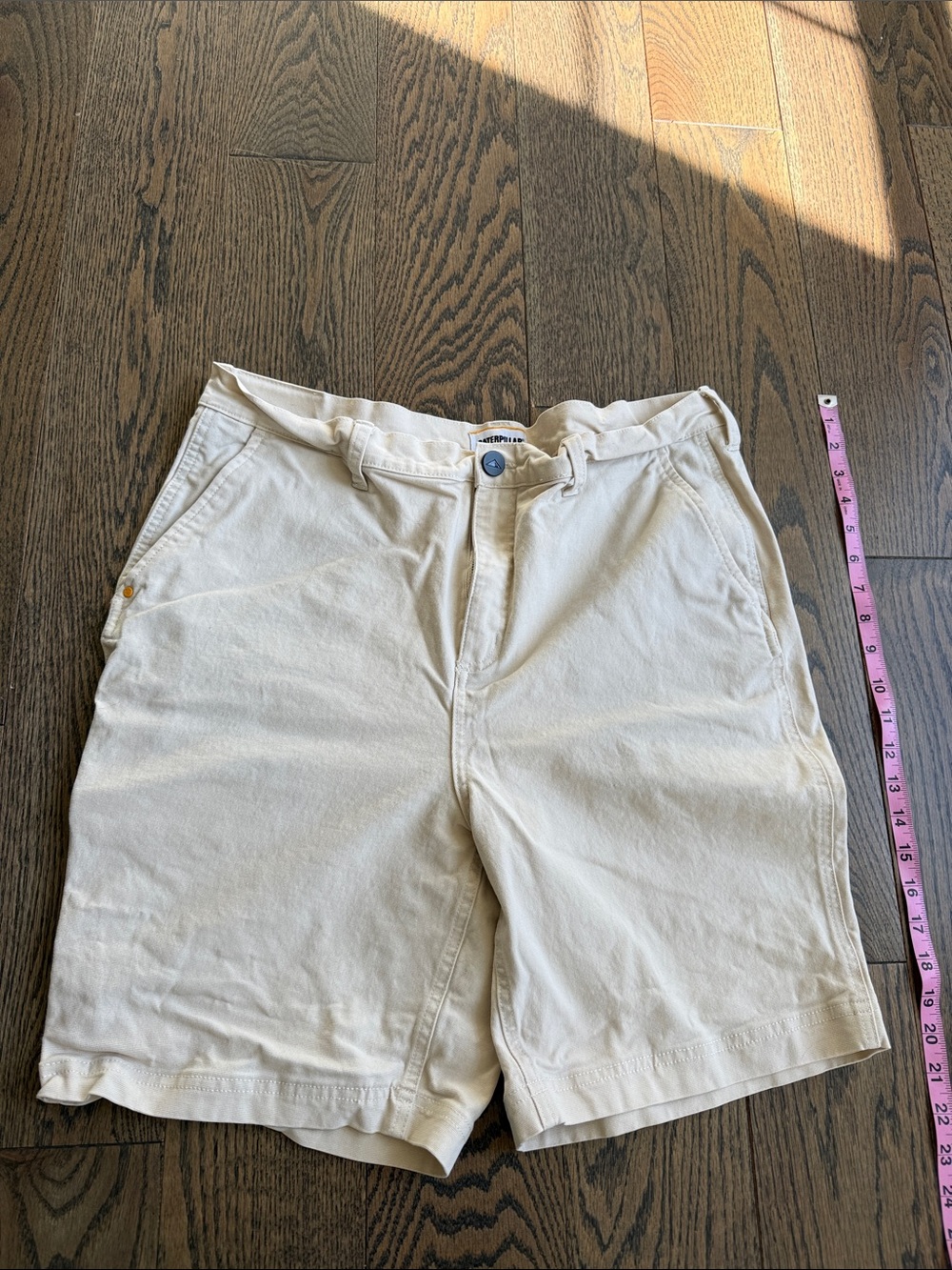 Caterpillar Men's Cream Flat-Front Shorts W36 cotton